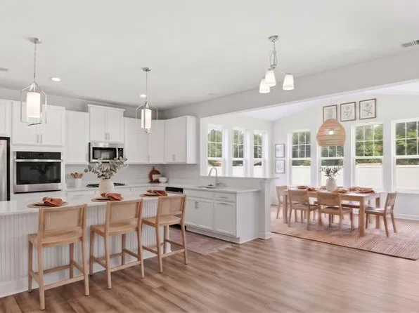 6033 Sam Callis Cir, Suffolk, VA 23435