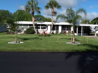 34251 Island Dr, Leesburg, FL 34788