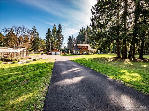 5th image of 3405 26th Avenue NE