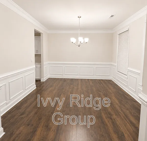 4867 Tacoma Dr — Photo 2
