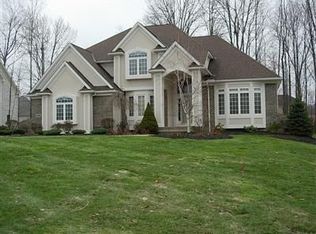 992 Lancewood Dr, Macedonia, OH 44056
