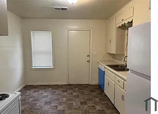 3701 S Villa Ave — Photo 8