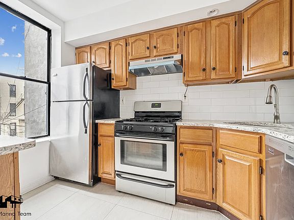 4th image of 1111 Putnam Ave #2