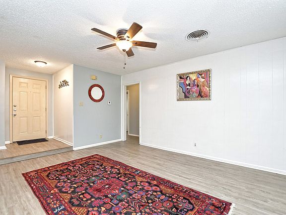 3rd image of 1105 Alden Dr