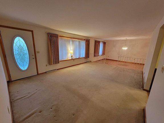 4th image of 2258 Newville Rd