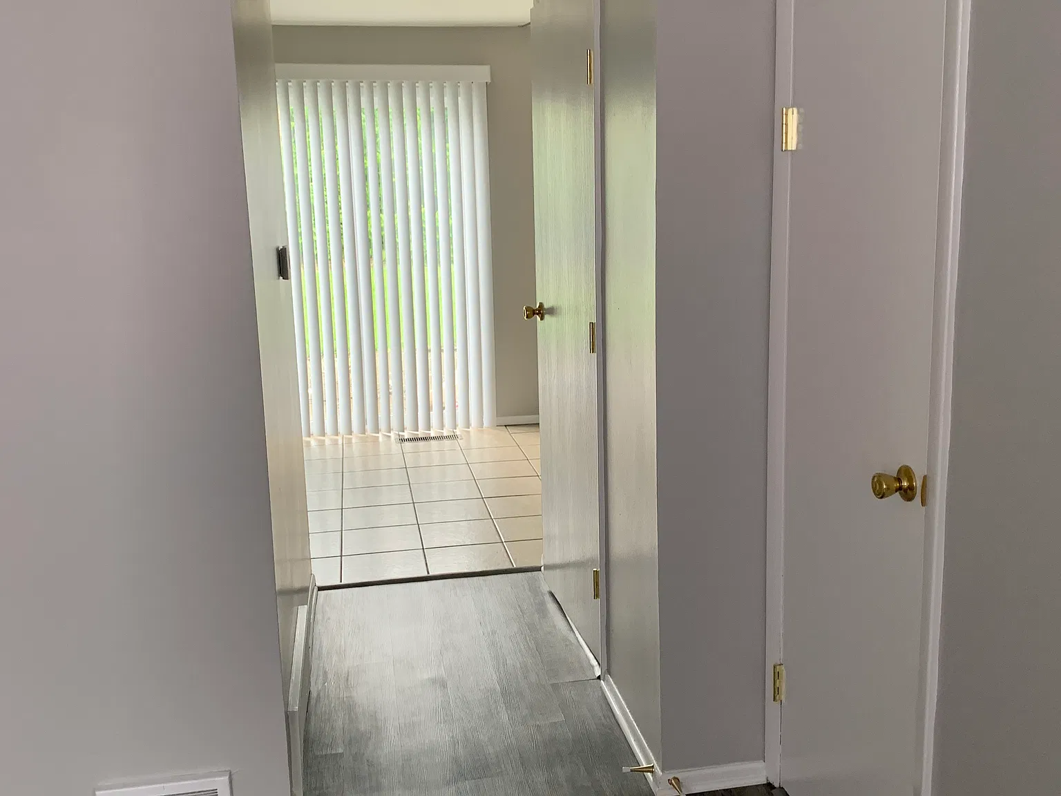 2 bed, 1.5 bath, 878 sqft, $950 — Photo 4