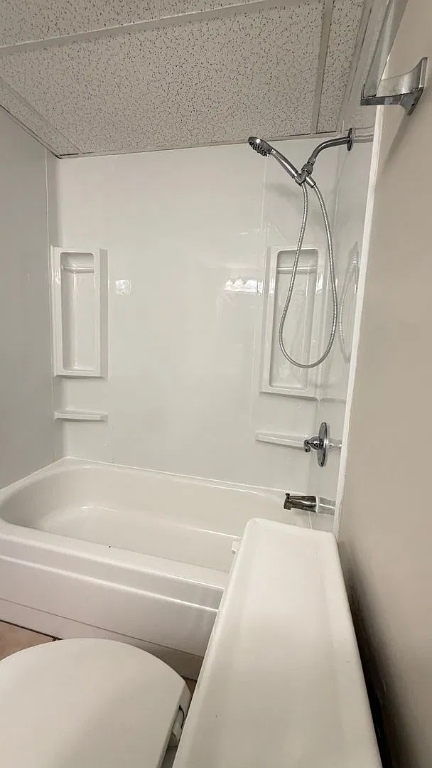 University Towers- Studio Apartment- Available for FALL 2027 @ $1150/month! — Photo 4