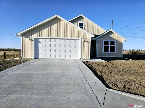 807 Grandview St, Sutton, NE 68979