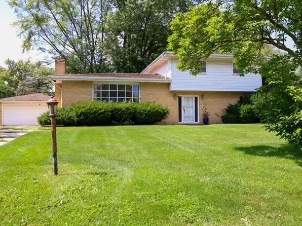 5768 Ellsworth St, Merrillville, IN 46410