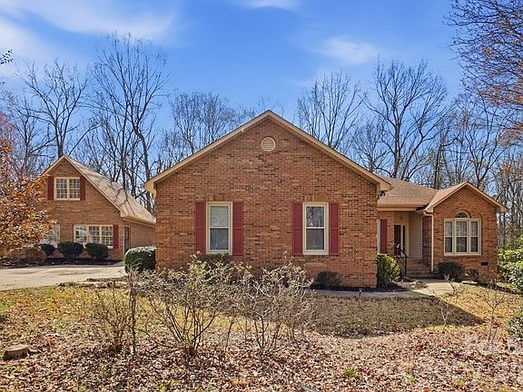 3rd image of 306 Old Hickory Rd