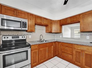 7401 Pines Blvd APT 210, Hollywood, FL 33024