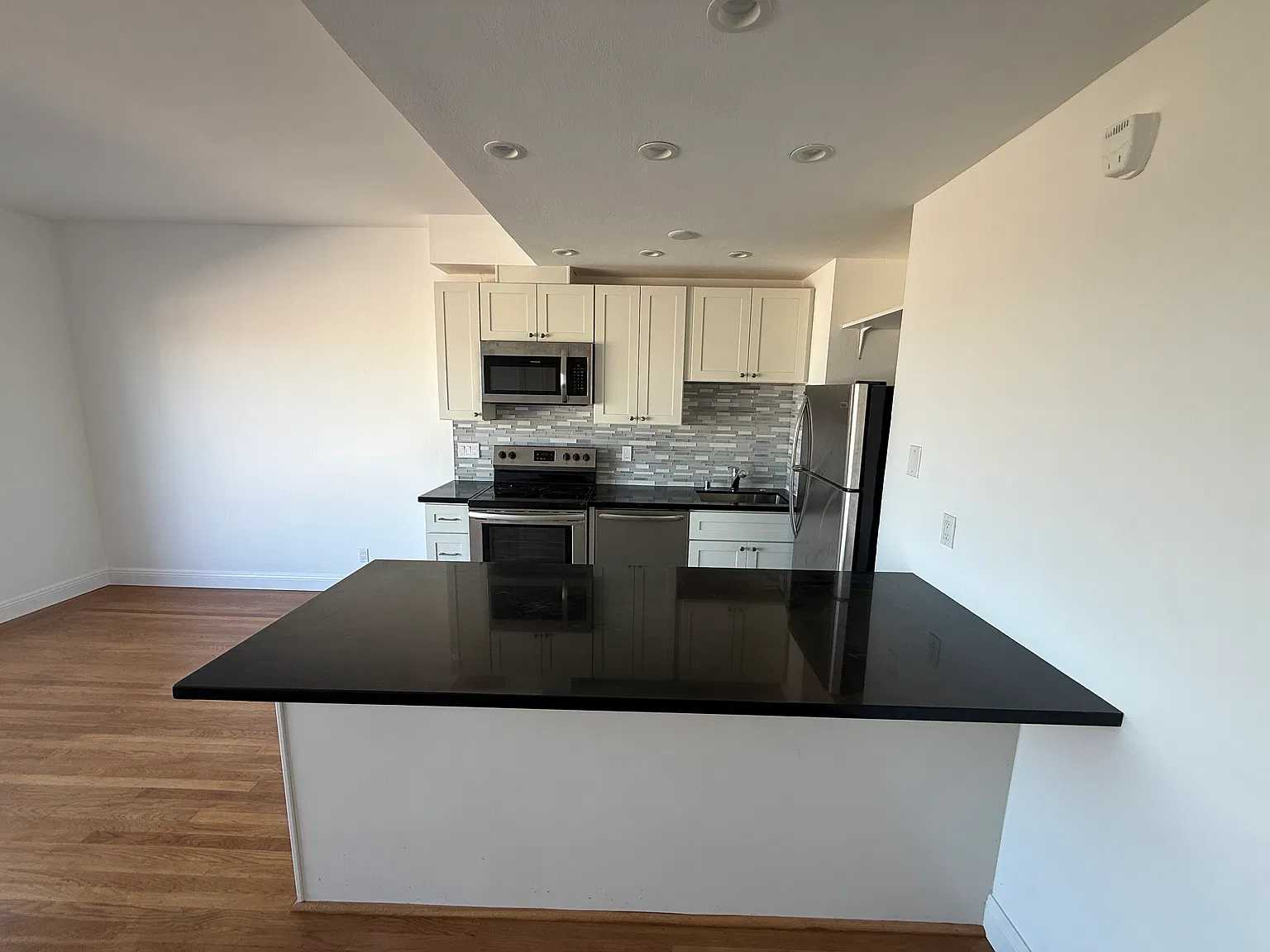 1 bed, $4,750 — Photo 2