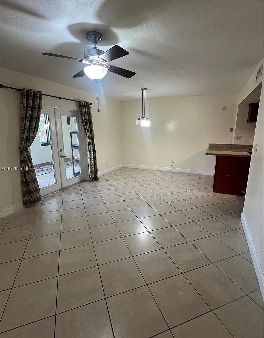 3 bed, 2.5 bath, 1600 sqft, $2,650 — Photo 4