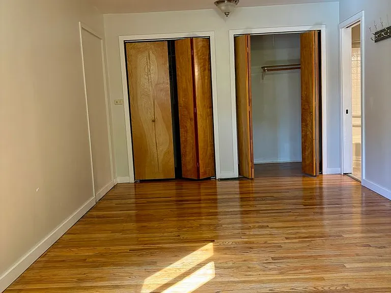 1130 Hudson St — Photo 8