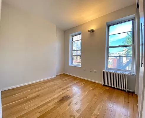 4th image of 134 17th St #2FF