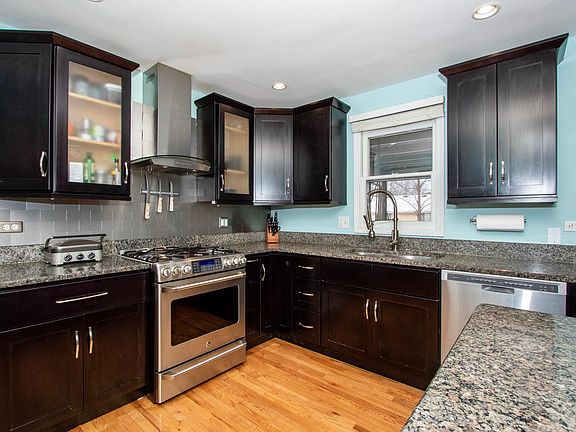 4th image of 30W170 Dedham Ct