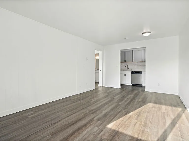 Boulevard 99 Apartments — Photo 16
