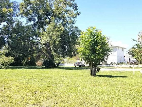 5th image of 401 Colonia Ln E APT 6