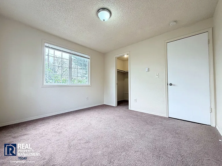 630-632 S State St Tacoma — Photo 14