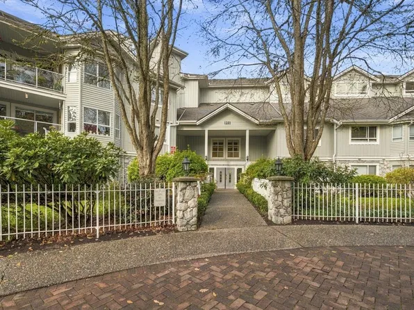 1281 Parkgate Ave #104, North Vancouver, BC V7H 3A3