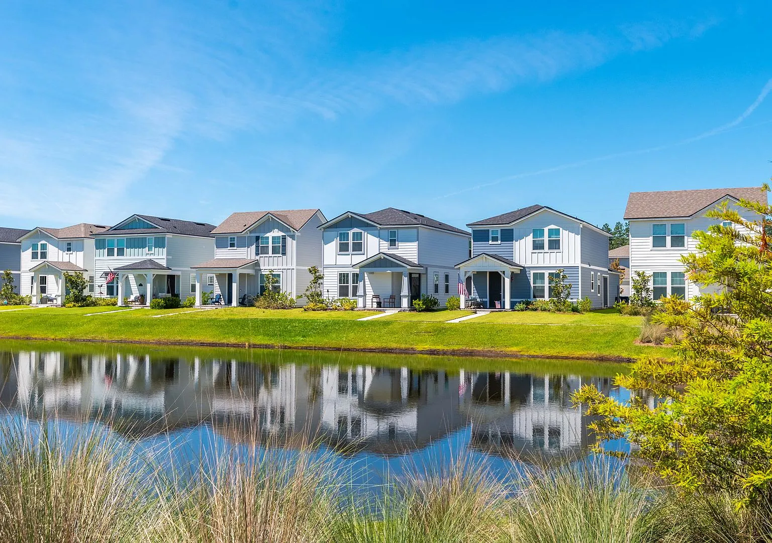 Waterfront Living in Wildlight! 4 bed - 3 bath — Photo 4