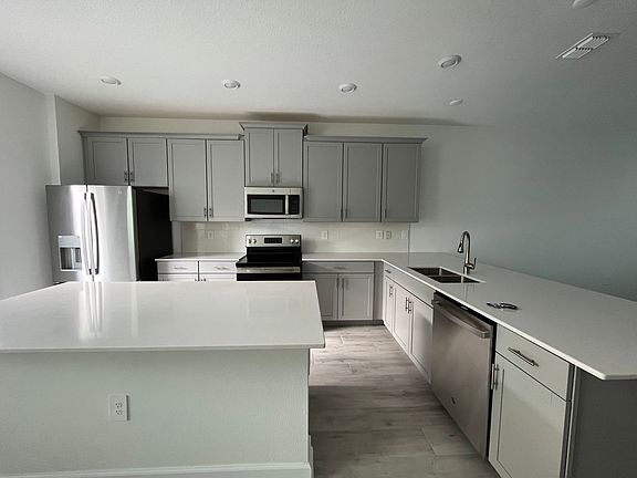 5th image of 3073 Ella Way