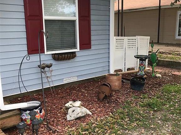 3rd image of 4715 Meyers Ln