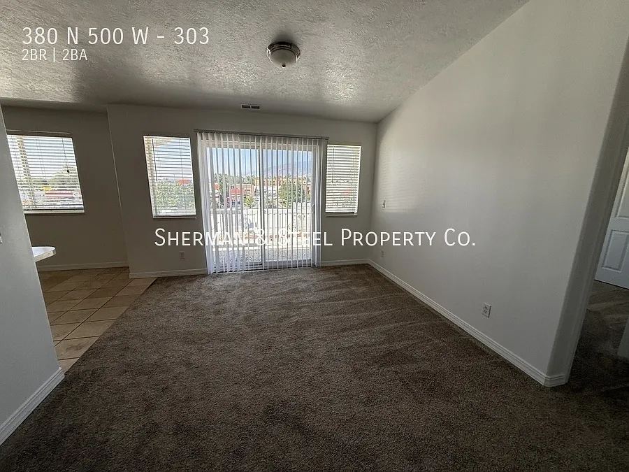 Modern Top-Floor Condo in the Heart of Bountiful!! — Photo 4