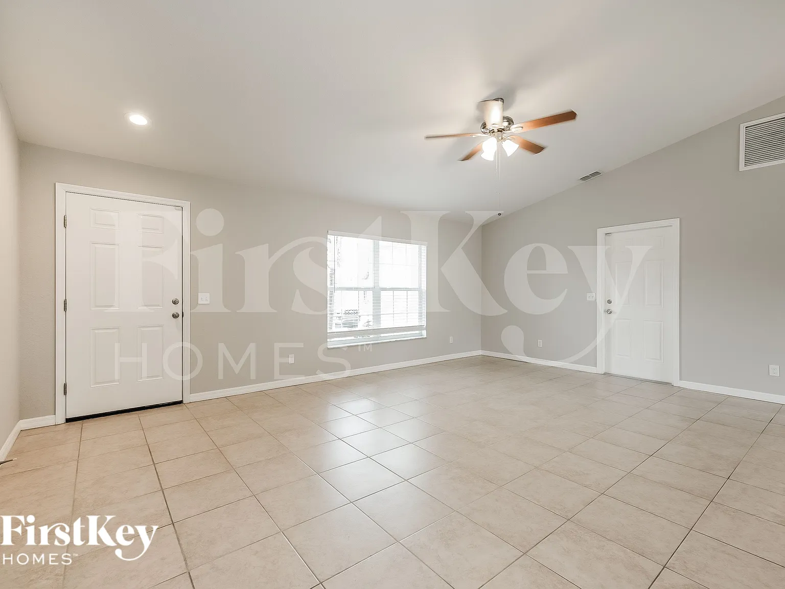 3 bed, 2.0 bath, 1612 sqft, $1,615 — Photo 3