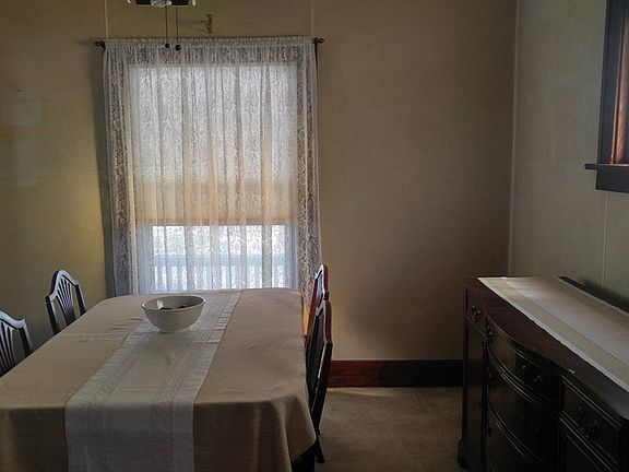 4th image of 145 Curtis Ct