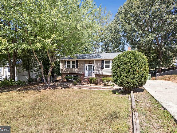 3rd image of 6035 Loriella Park Dr