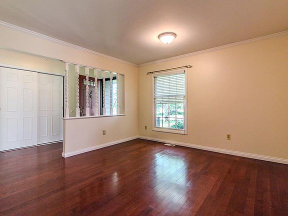 5th image of 25 Wellsley Dr