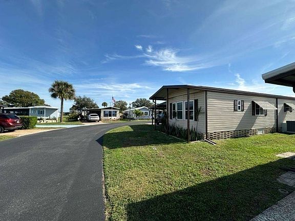 4th image of 581 Lake Henry Dr
