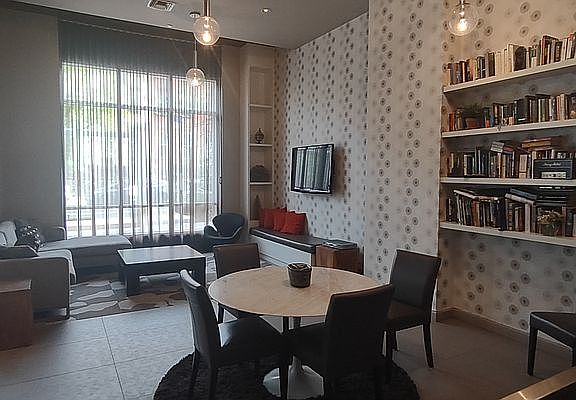 4th image of 315 Gates Ave APT 2C
