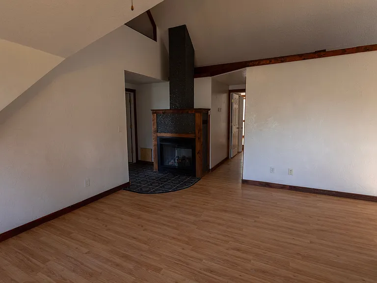611 Railroad Ave — Photo 29