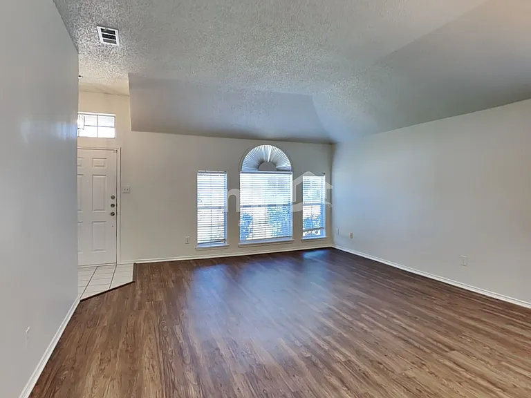 2700 Salado Trl — Photo 6