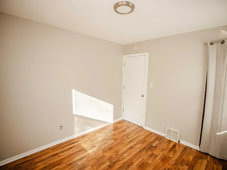 213 Warrington Rd — Photo 7