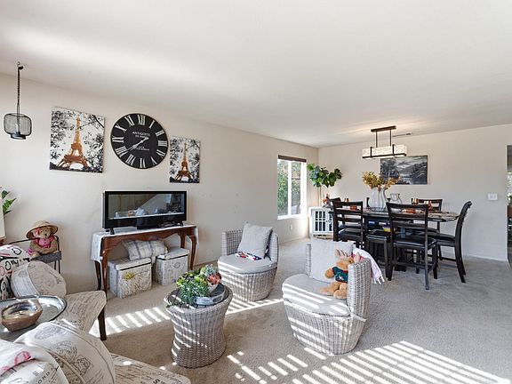 3rd image of 2670 Bliss Ave