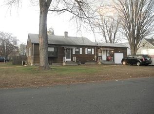 34 Harvey Johnson Dr, Agawam, MA 01001