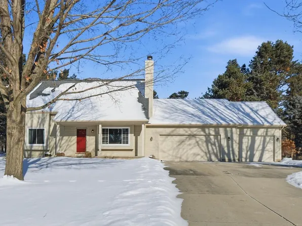 W9132 Red Feather Drive, Cambridge, WI 53523