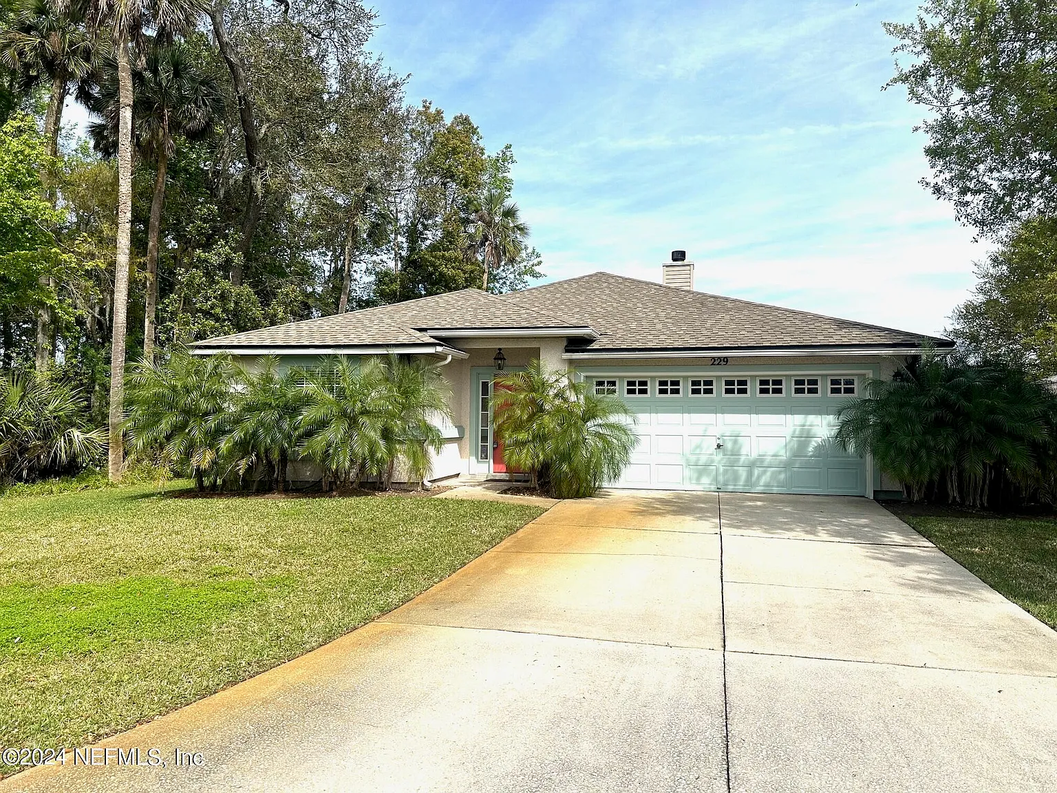 3 bed, 2.0 bath, 1619 sqft, $2,400 — Photo 2