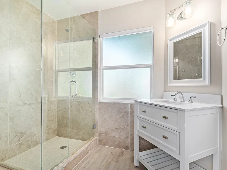 2136 W Village Dr — Photo 27
