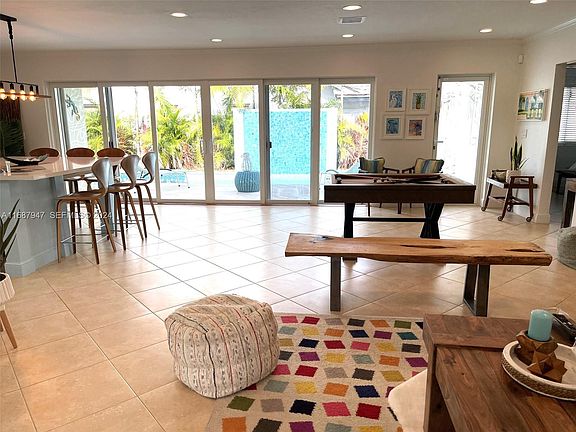 2nd image of 290 Tropic Dr