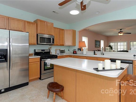 5th image of 1008 Mesa Verde Dr