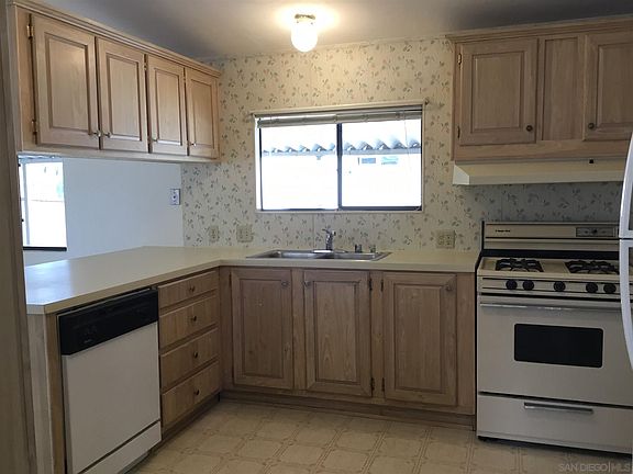 5th image of 525 W El Norte Pkwy Space 165