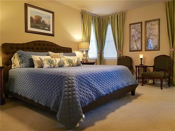 5th image of 1094 Sussex Way