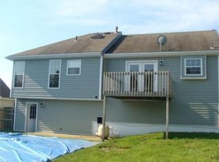 122 E Calico Dr, Raymore, MO 64083