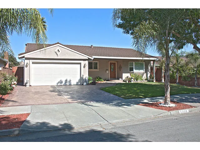 6008 Sanford Dr photo 1