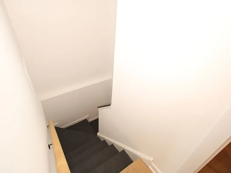 Spacious 2 bedroom unit in a great area in Graduate hospital — Photo 9