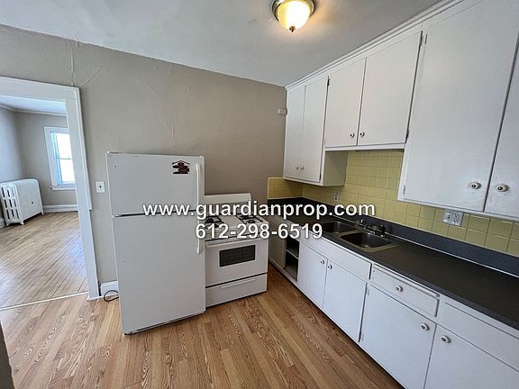 5th image of 2057 Laurel Ave APT 11